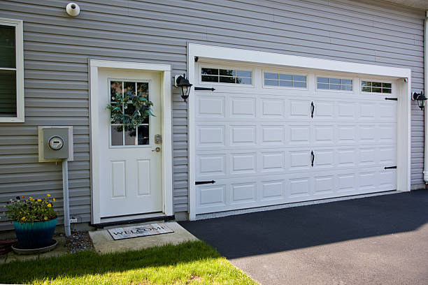 24/7 Emergency Garage Door Panel Replacement experts in Dover, NH